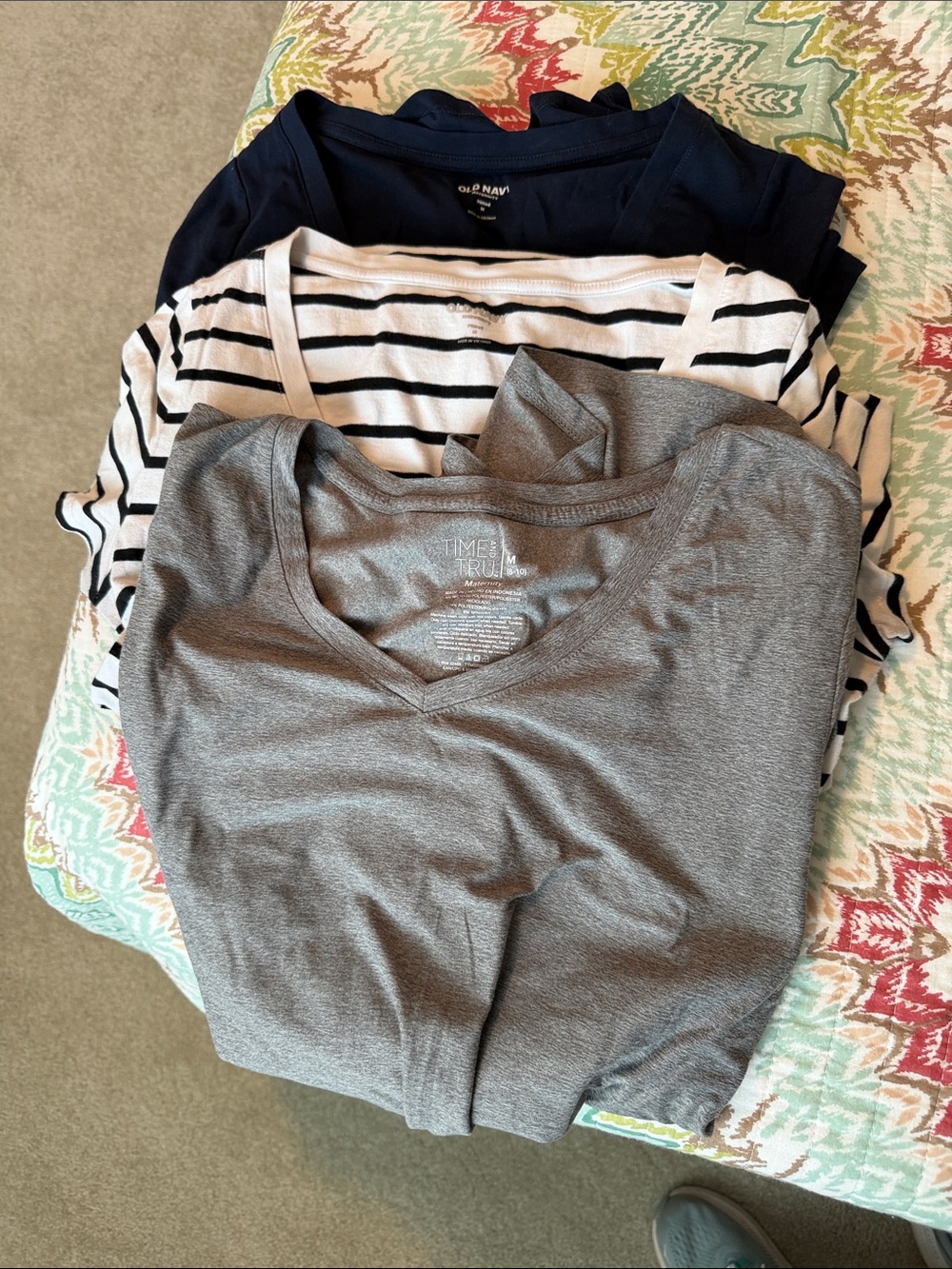 Old Navy and Time and Tru Women's Short Sleeve V-Neck Tee - Gray navy and b&w
